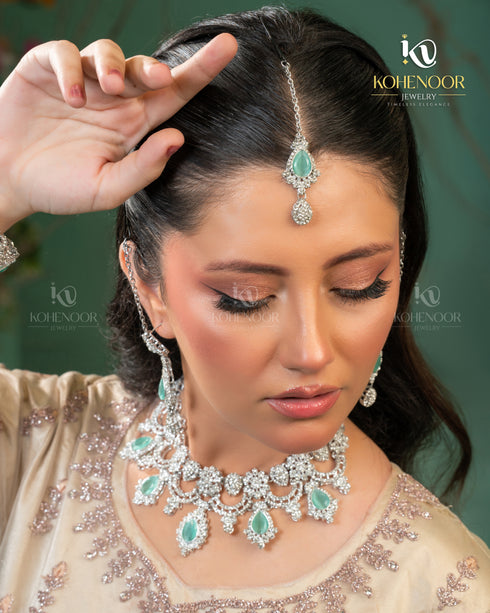 Emerald Frost Zircon Set With Openable Bangle